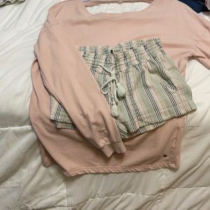 Foxy sweatshirt and shorts